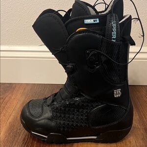 Burton Black Women's Snowboard Boots 6.5